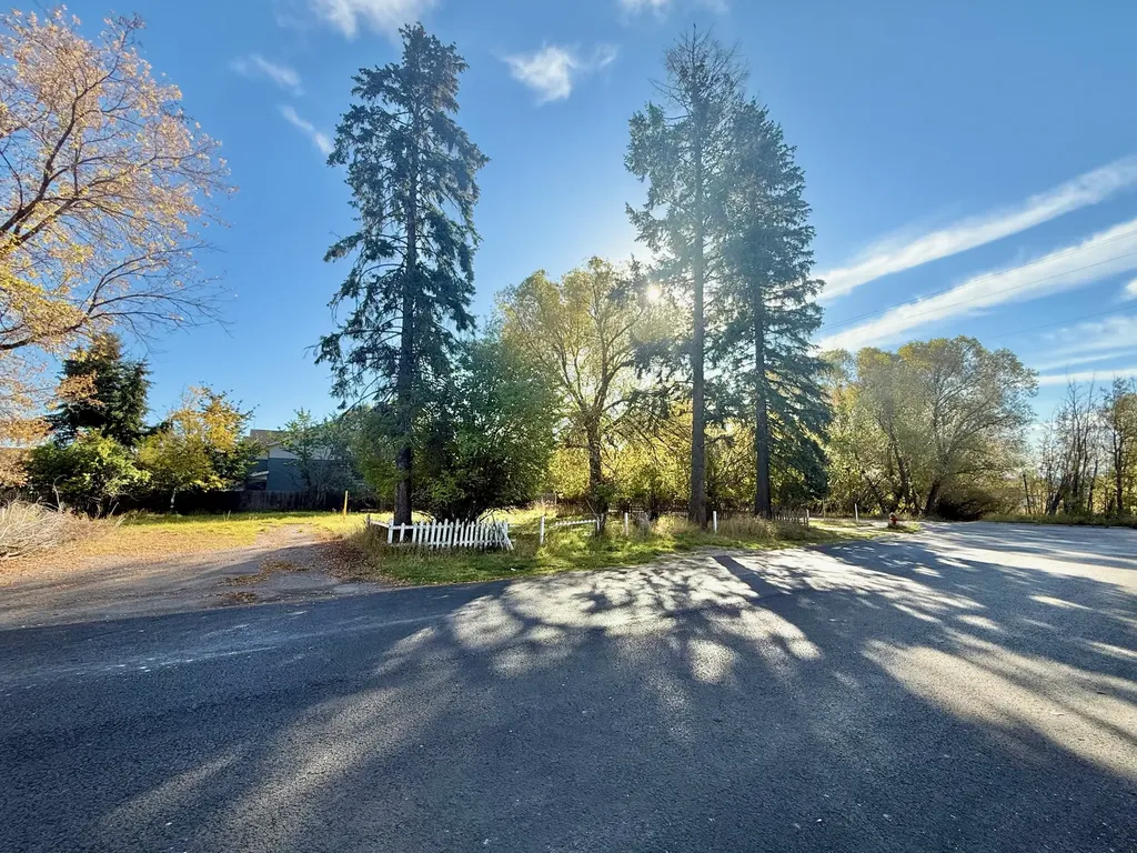 23 & 7 Iowa Avenue Whitefish MT 59937