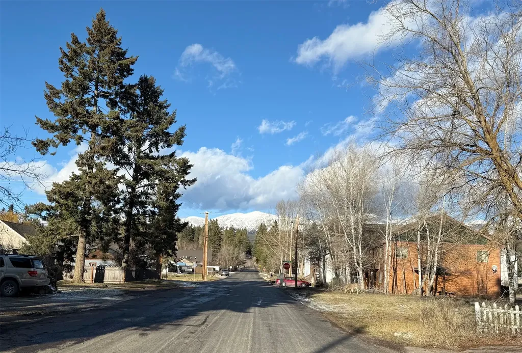 23 & 7 Iowa Avenue Whitefish MT 59937