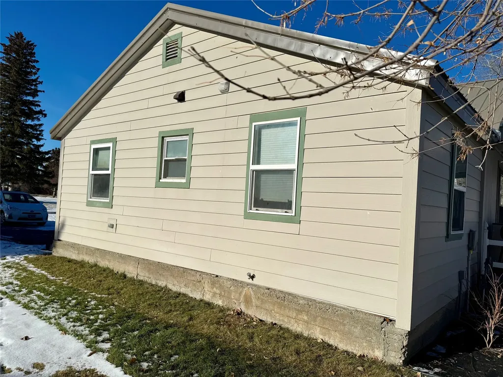 227 5th Avenue NE Choteau MT 59422