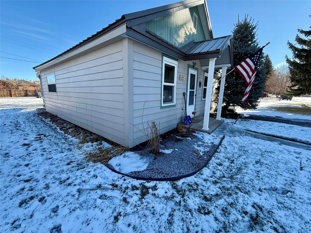 227 5th Avenue NE Choteau MT 59422