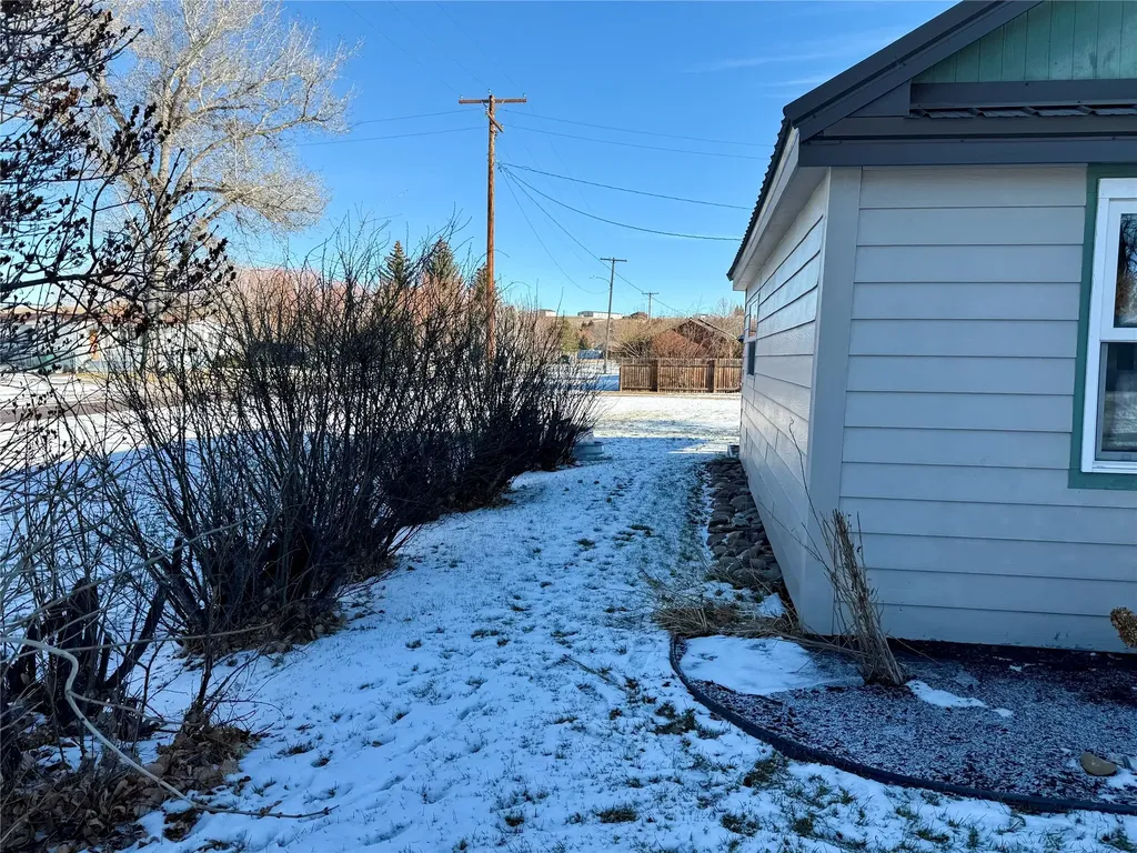 227 5th Avenue NE Choteau MT 59422