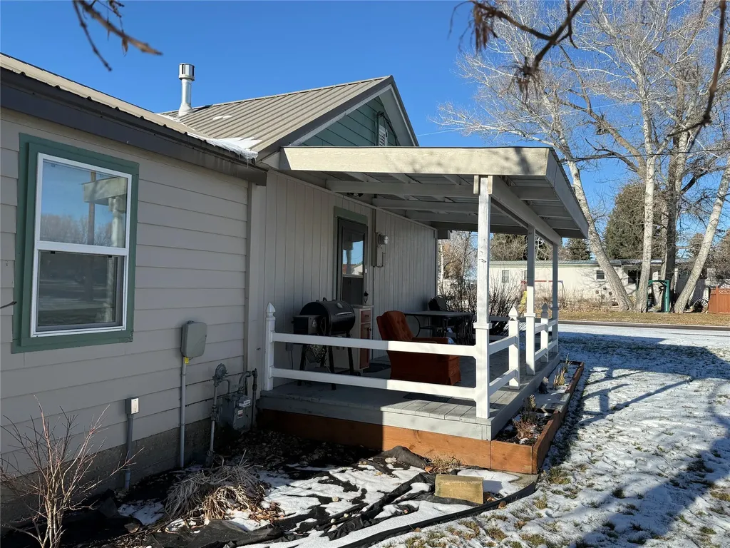 227 5th Avenue NE Choteau MT 59422