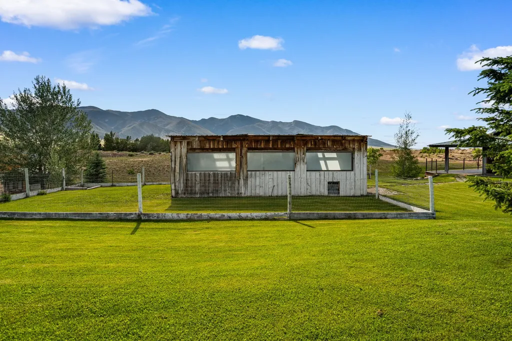 2258 B Mt Highway 287 Alder MT 59710