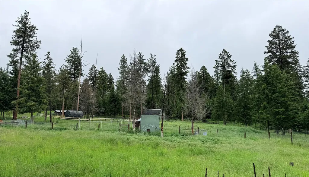 19649 Golden Pine Lane Proctor MT 59929