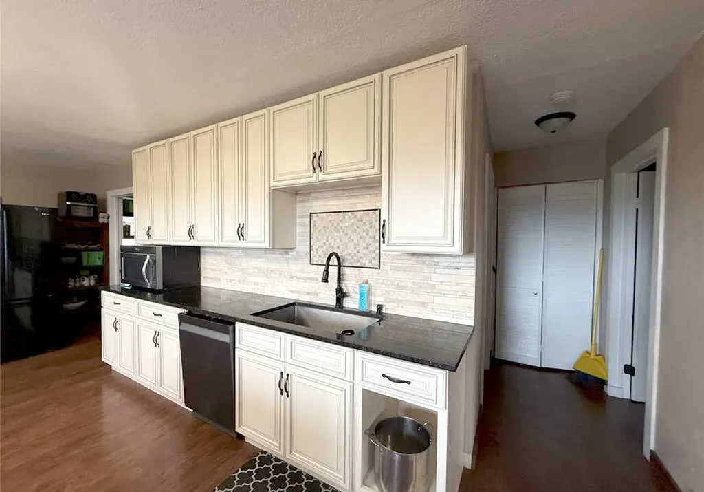19649 Golden Pine Lane Proctor MT 59929