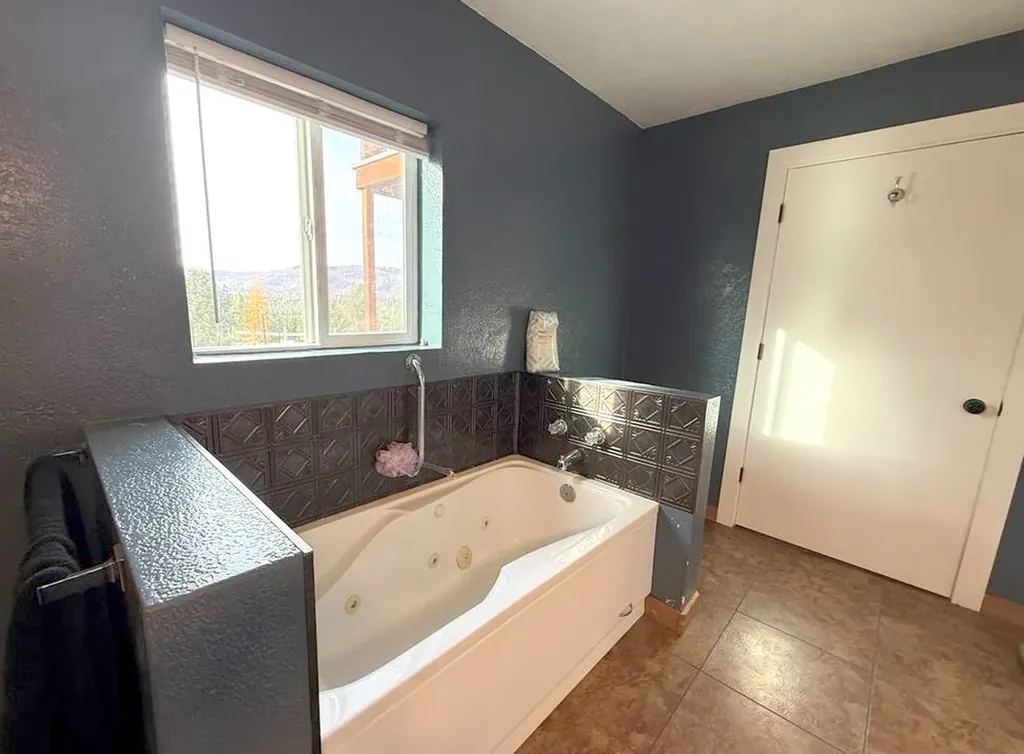 19649 Golden Pine Lane Proctor MT 59929
