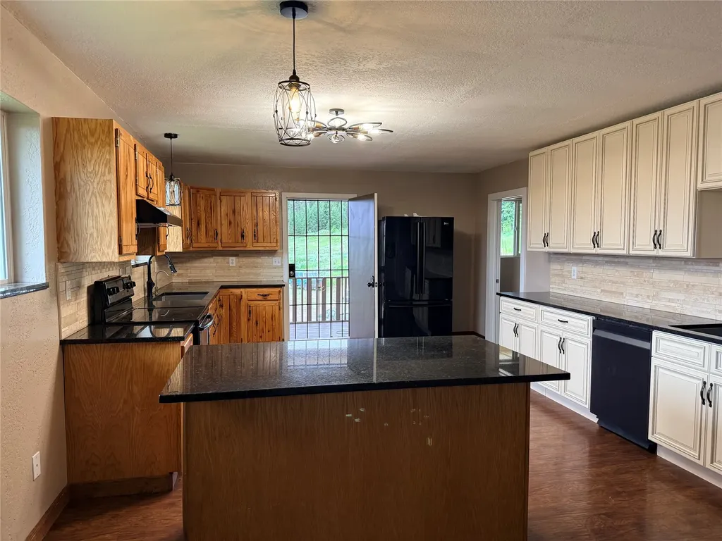 19649 Golden Pine Lane Proctor MT 59929
