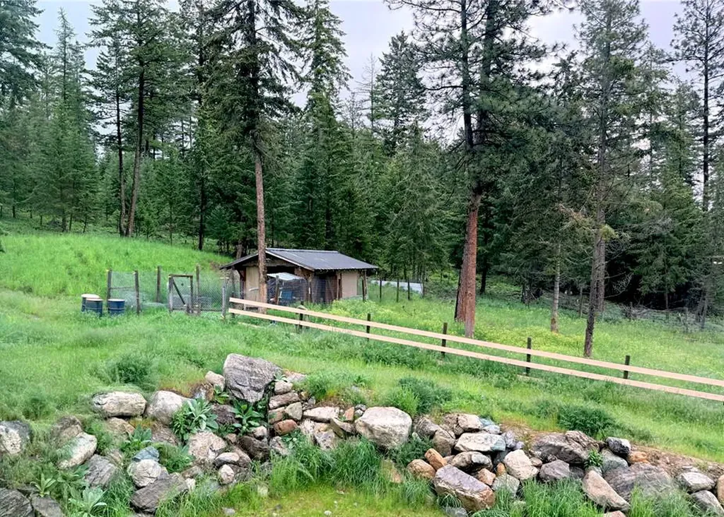 19649 Golden Pine Lane Proctor MT 59929