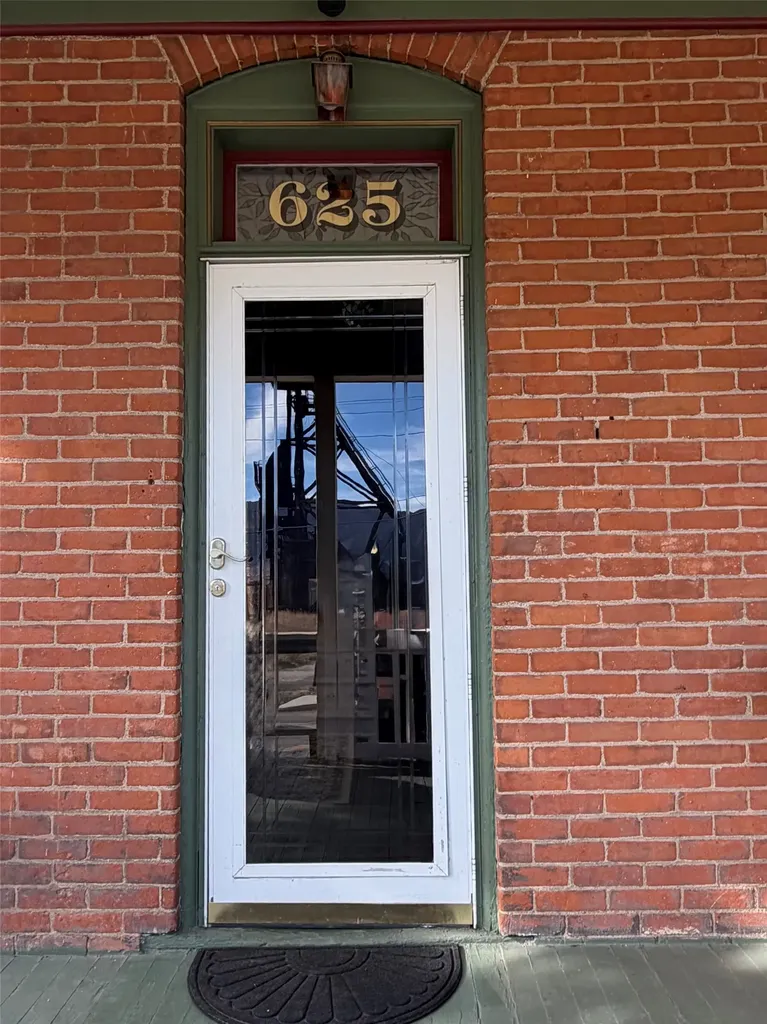 625 N Main Street Butte MT 59701