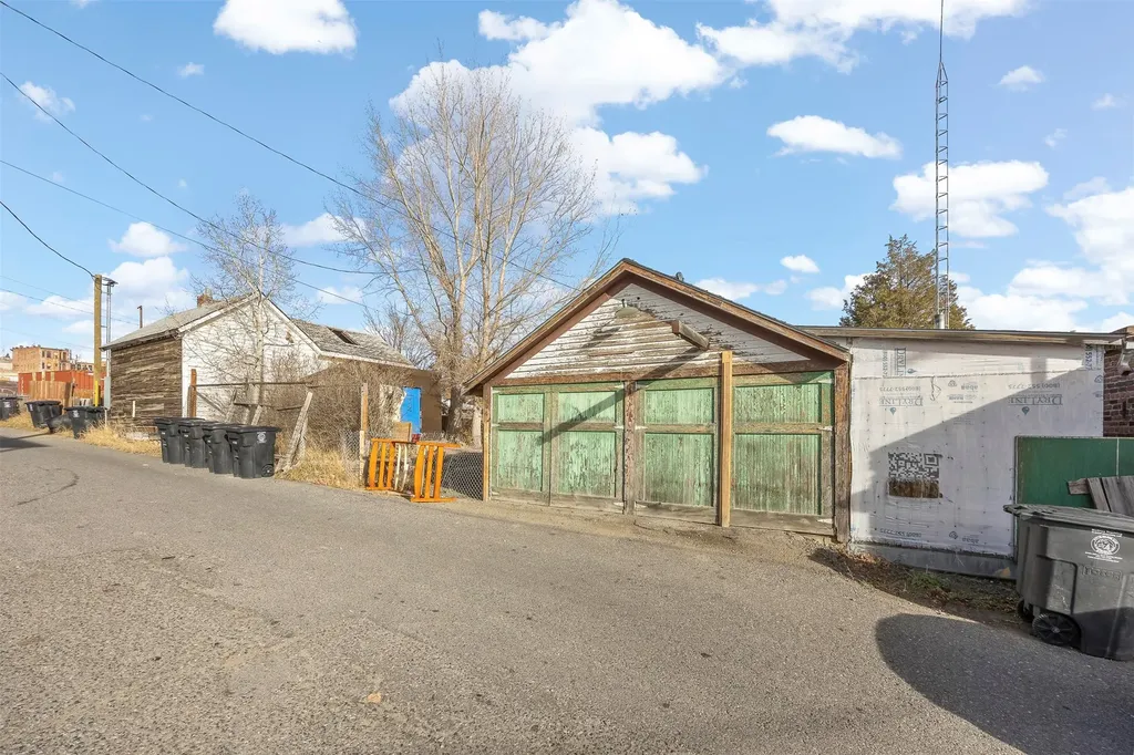 225 S Dakota Street Butte MT 59701