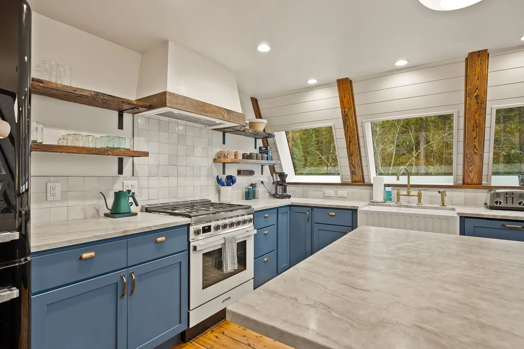123 Little Mountain Road Whitefish MT 59937