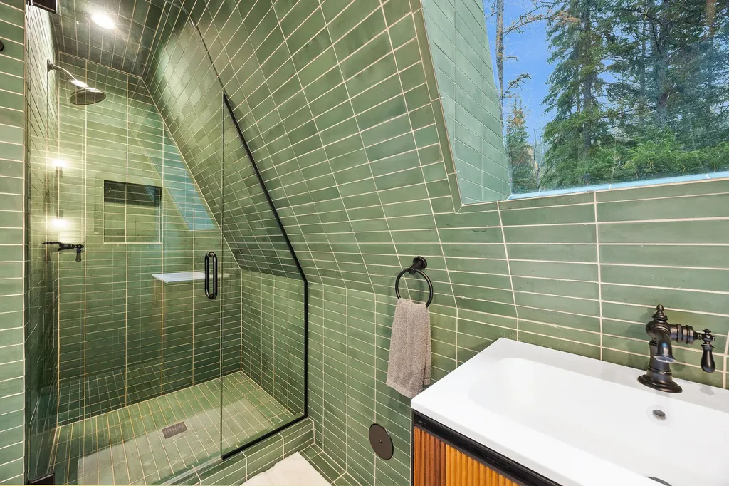 123 Little Mountain Road Whitefish MT 59937