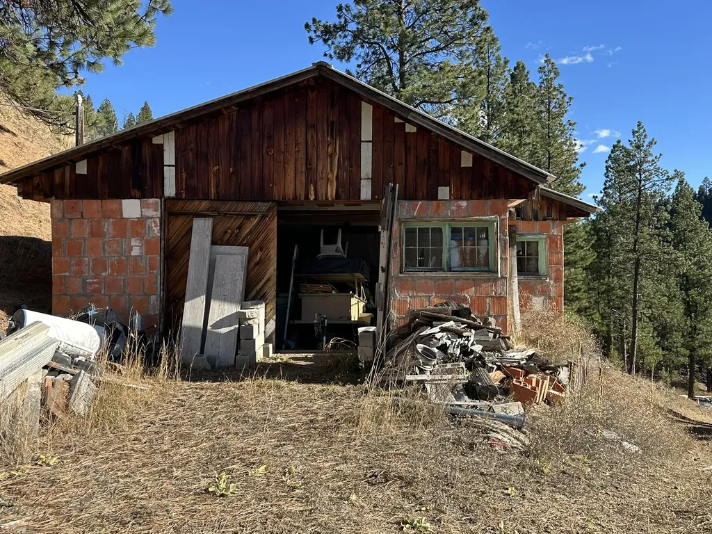 90 Travis Creek Road Clancy MT 59634