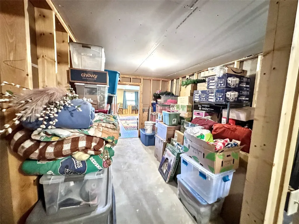21 N Ennis Lake Road Mcallister MT 59740