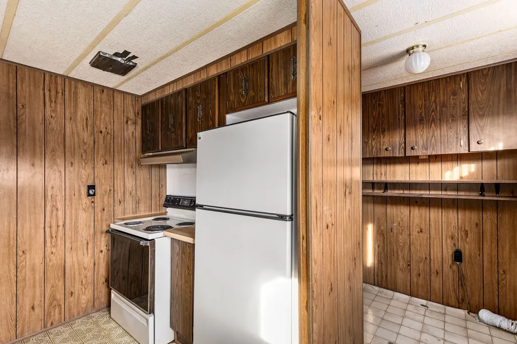 895 1st Avenue Vaughn MT 59487