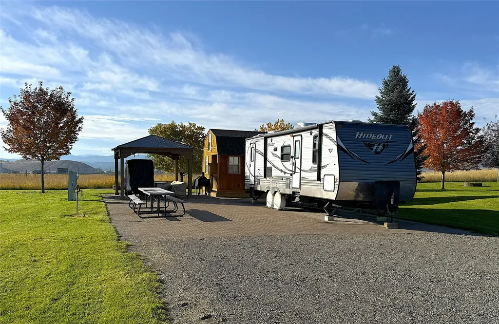 170 Kingfisher Loop Eureka MT 59917