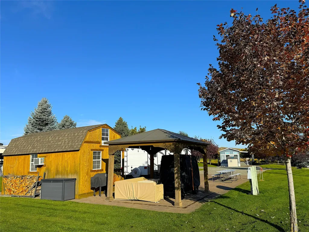 170 Kingfisher Loop Eureka MT 59917