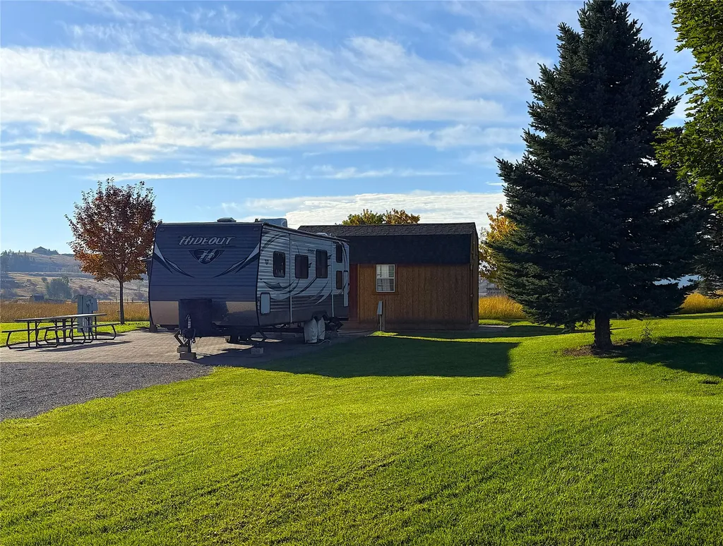 170 Kingfisher Loop Eureka MT 59917