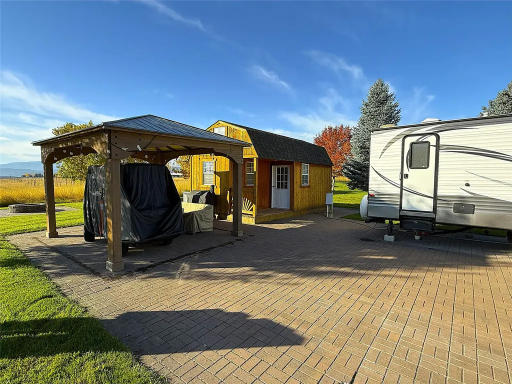 170 Kingfisher Loop Eureka MT 59917