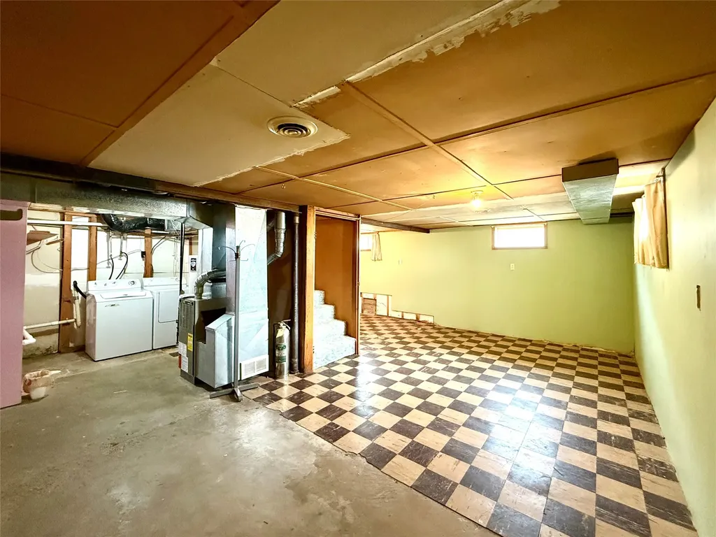 713 W Conley Avenue Deer Lodge MT 59722