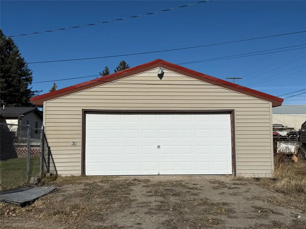 713 W Conley Avenue Deer Lodge MT 59722