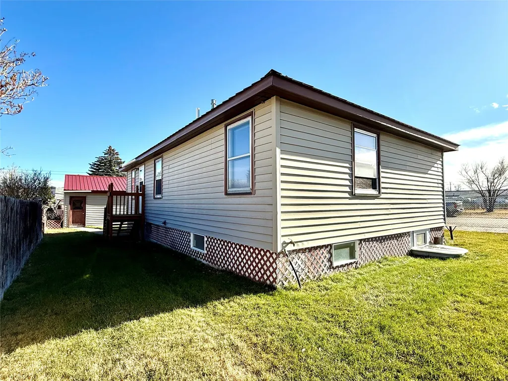 713 W Conley Avenue Deer Lodge MT 59722