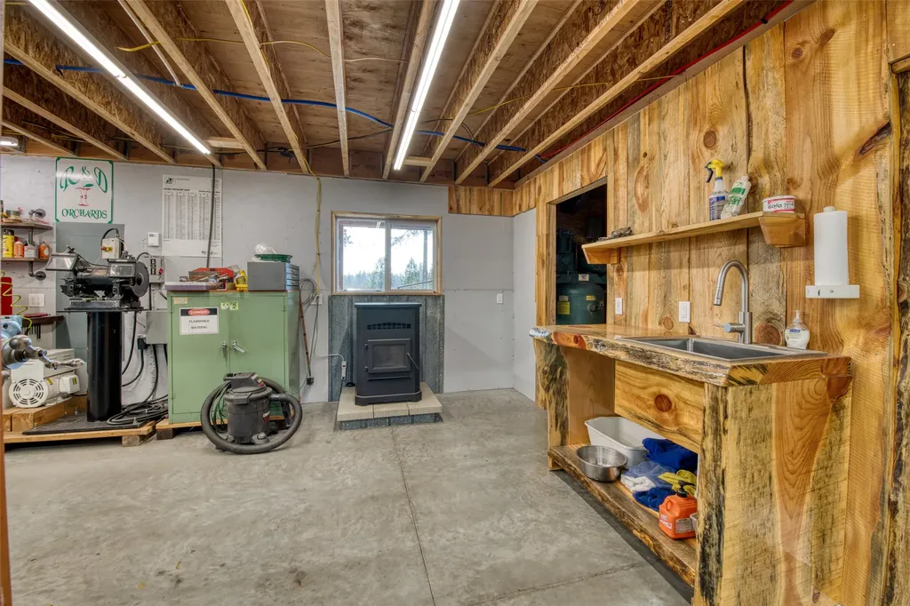217 Peekaboo Trail Hamilton MT 59840