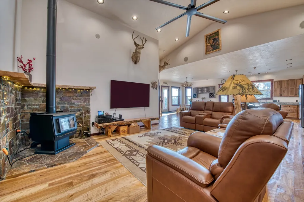 217 Peekaboo Trail Hamilton MT 59840