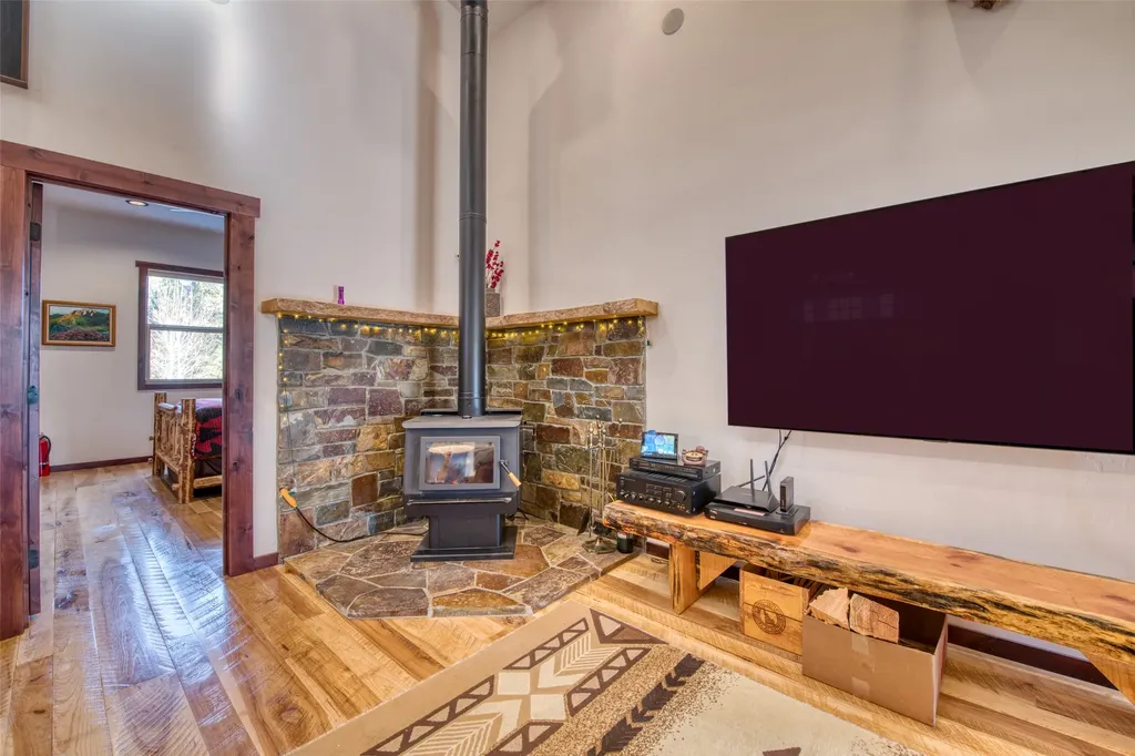 217 Peekaboo Trail Hamilton MT 59840