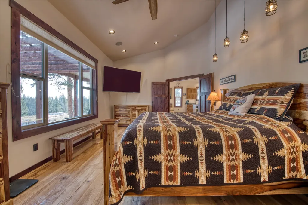 217 Peekaboo Trail Hamilton MT 59840