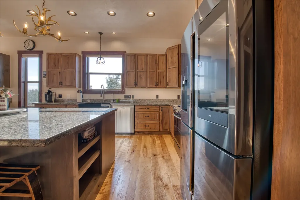 217 Peekaboo Trail Hamilton MT 59840