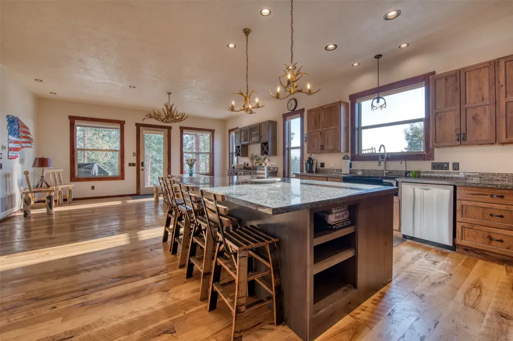 217 Peekaboo Trail Hamilton MT 59840