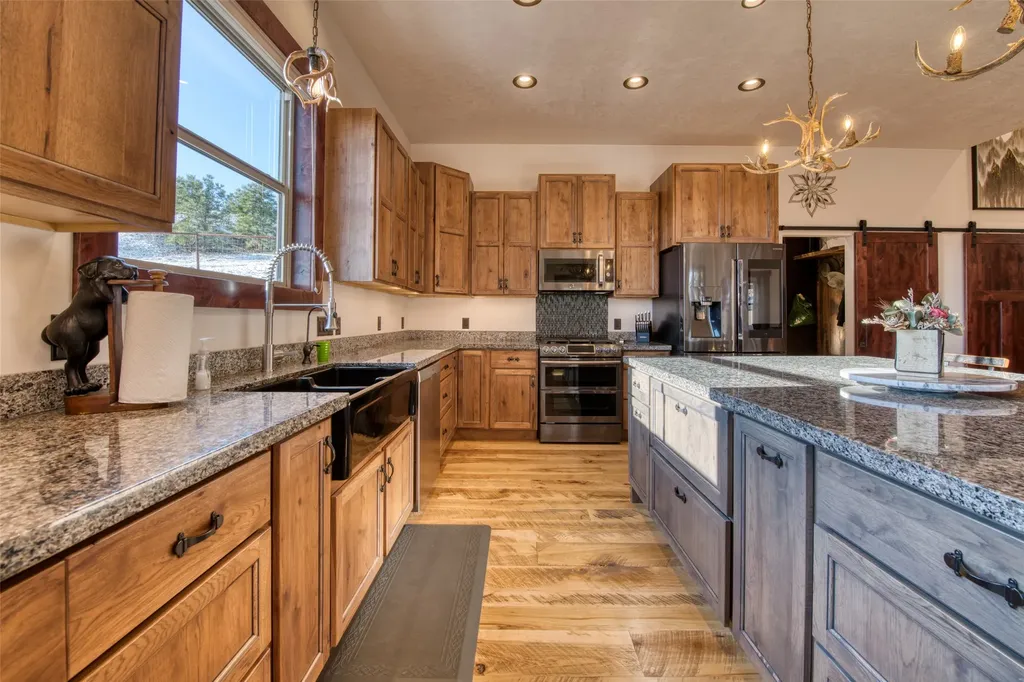 217 Peekaboo Trail Hamilton MT 59840