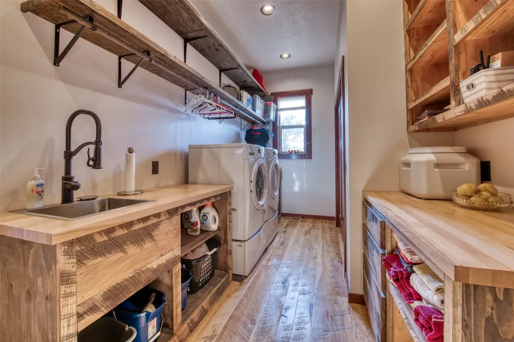 217 Peekaboo Trail Hamilton MT 59840
