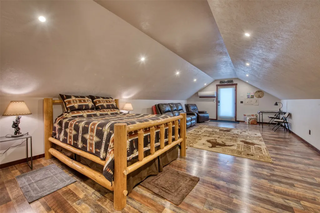 217 Peekaboo Trail Hamilton MT 59840