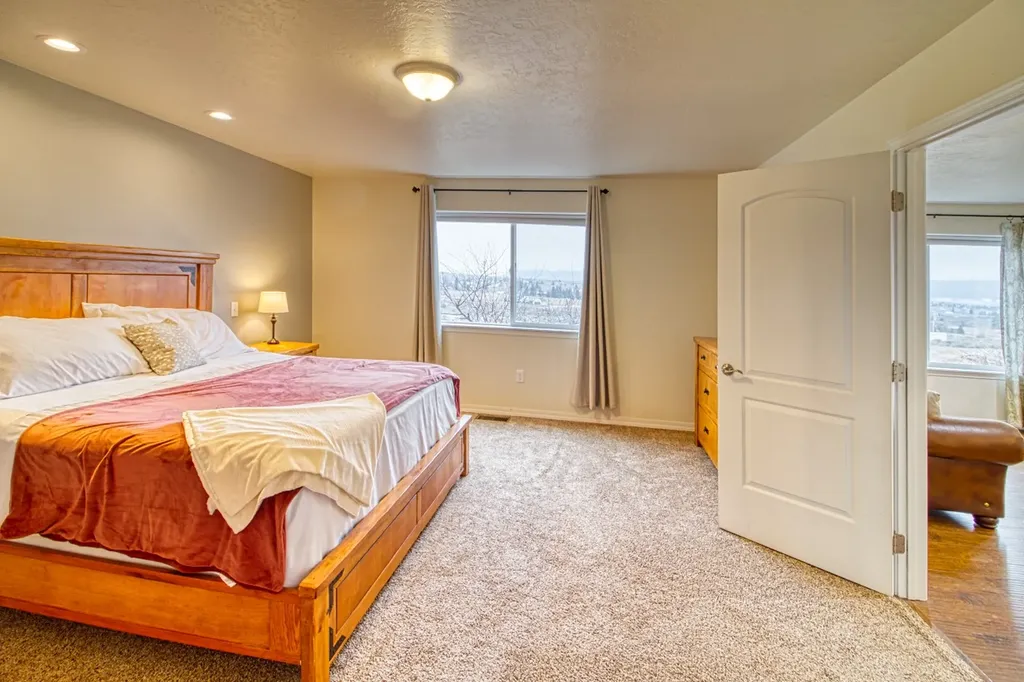 951 Summit View Way Stevensville MT 59870