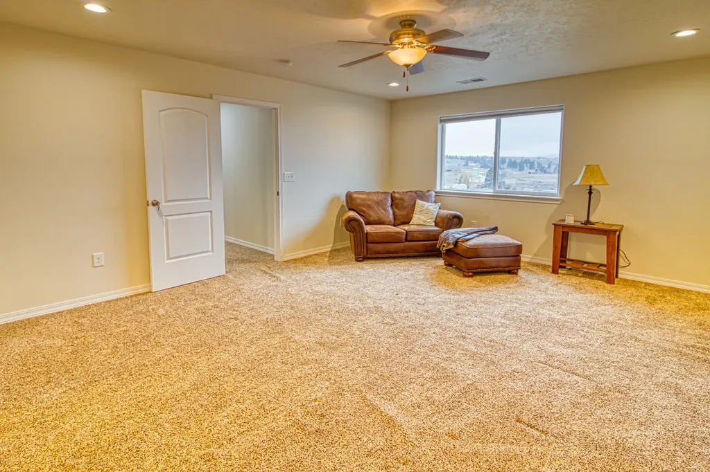 951 Summit View Way Stevensville MT 59870