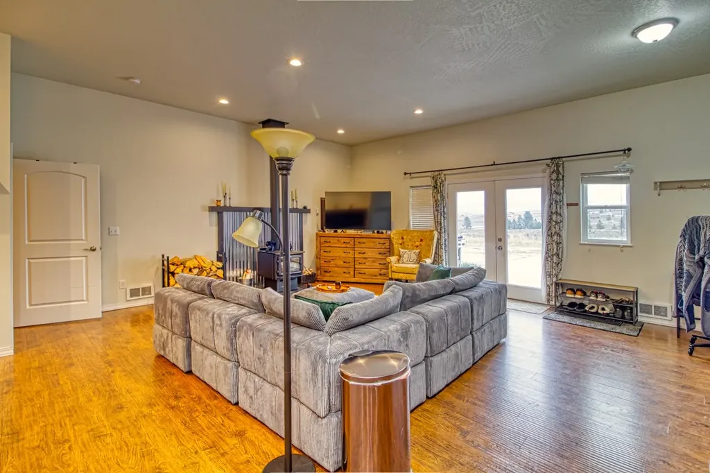 951 Summit View Way Stevensville MT 59870