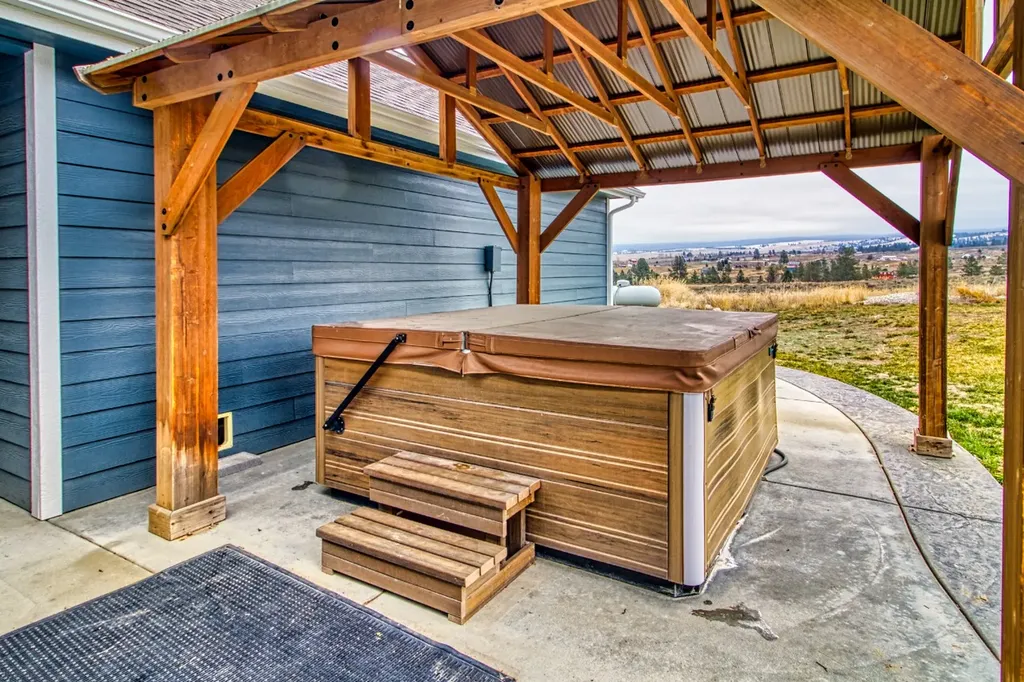 951 Summit View Way Stevensville MT 59870