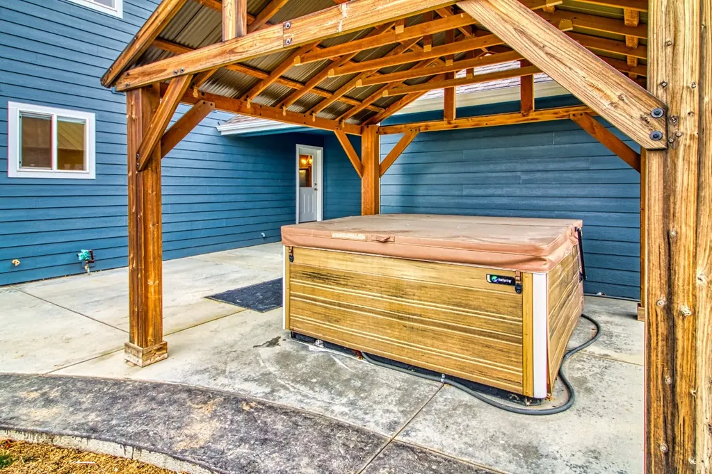 951 Summit View Way Stevensville MT 59870