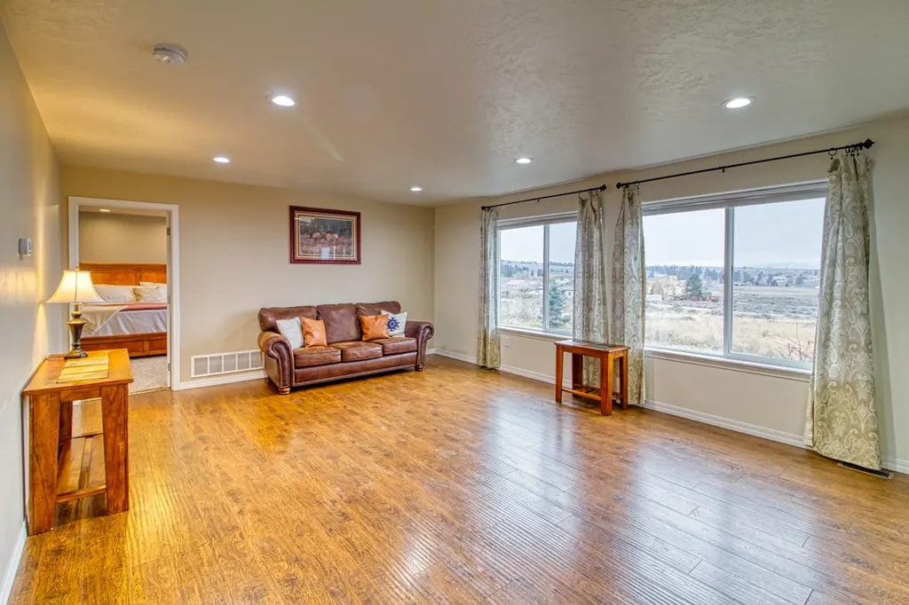 951 Summit View Way Stevensville MT 59870