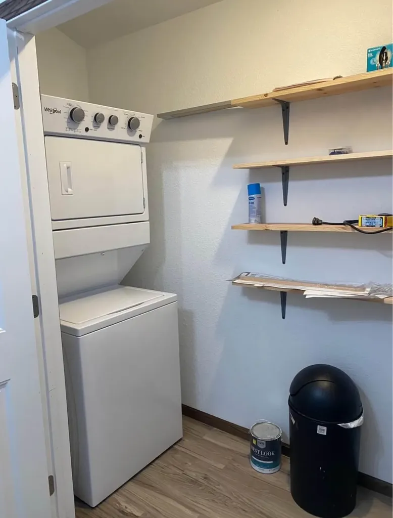132 E Richland Avenue Shelby MT 59474