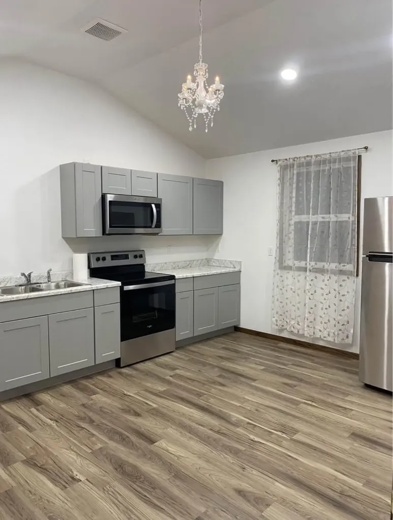 132 E Richland Avenue Shelby MT 59474