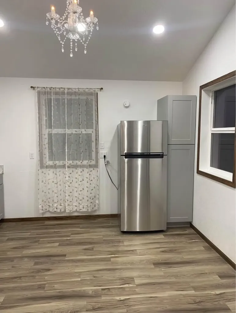 132 E Richland Avenue Shelby MT 59474