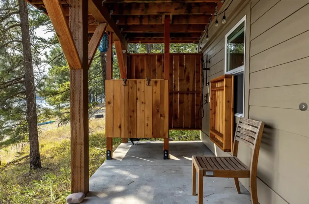1844 Echo Cabin Loop Bigfork MT 59911
