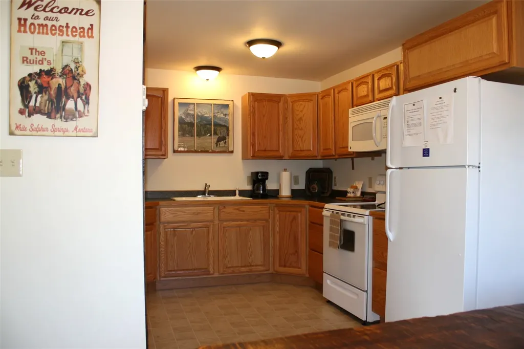 1073 Us Highway 89 N White Sulphur Springs MT 59645