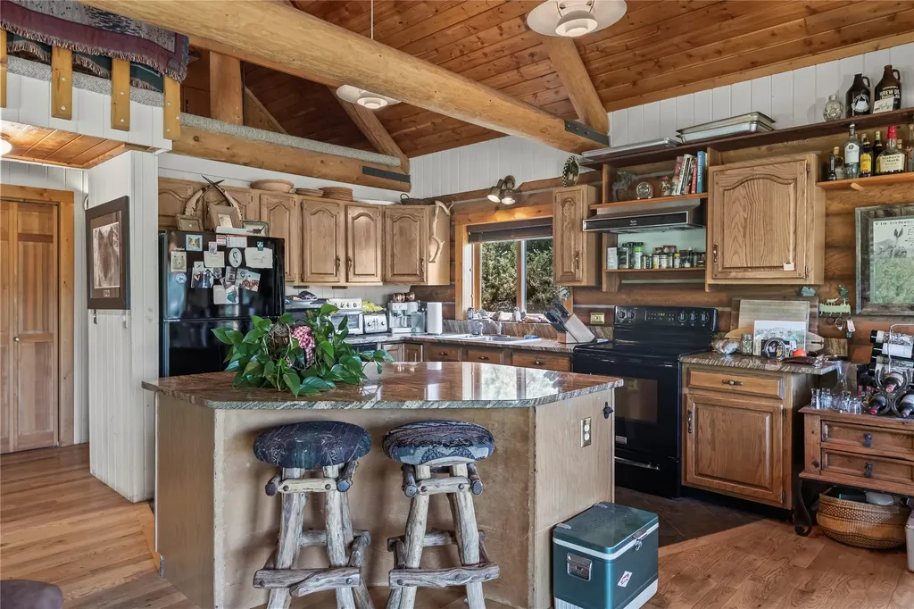 380 W Boulder Road Mcleod MT 59052