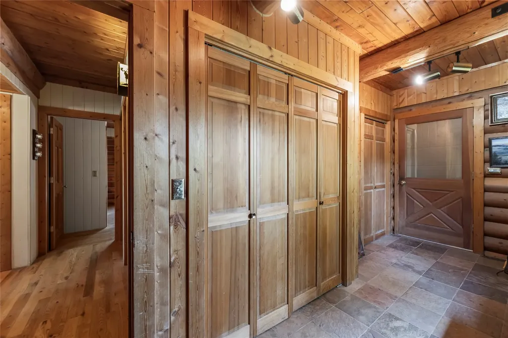 380 W Boulder Road Mcleod MT 59052