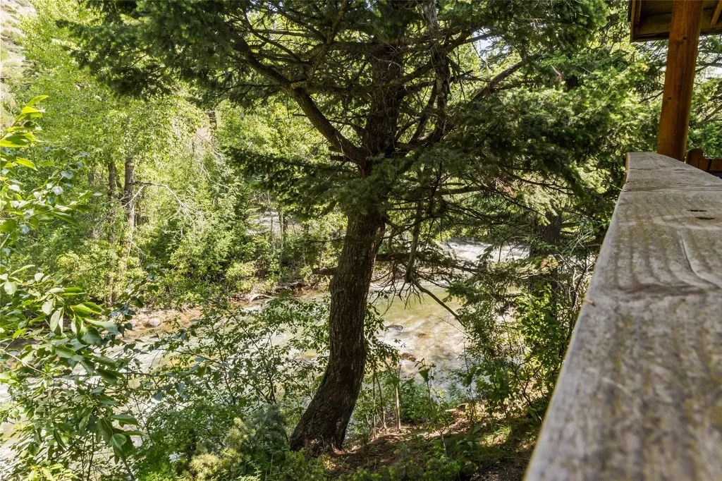 380 W Boulder Road Mcleod MT 59052