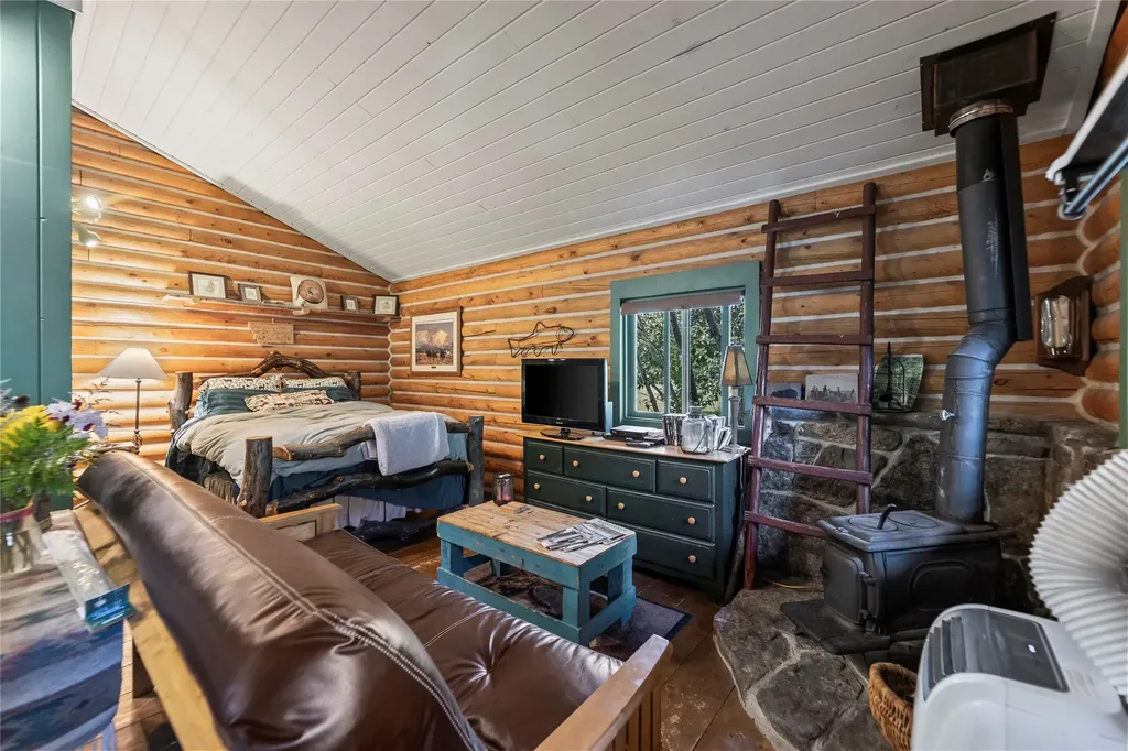 380 W Boulder Road Mcleod MT 59052